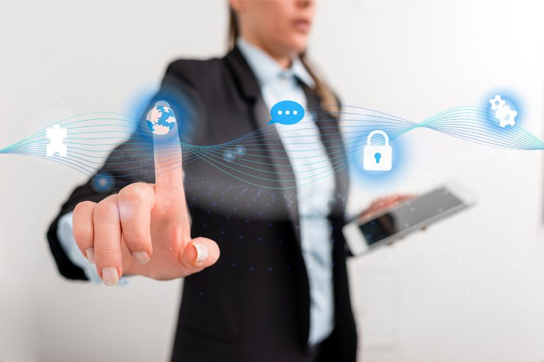 PROTECCIÓN DE DATOS PERSONALES EN EL ECUADOR